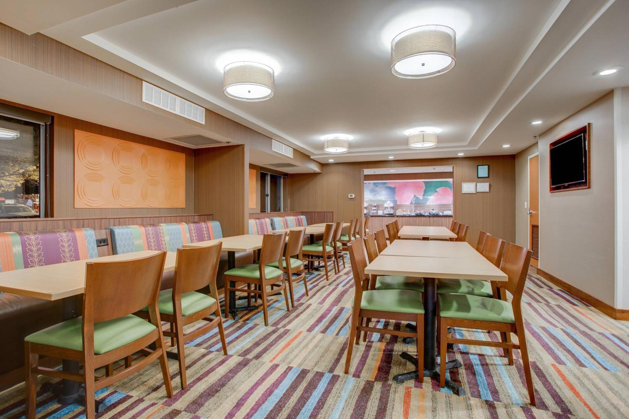 Fairfield Inn By Marriott Amesbury Exterior photo