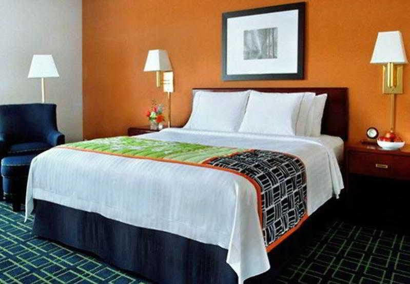 Fairfield Inn By Marriott Amesbury Exterior photo